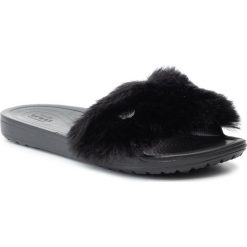Klapki CROCS - Sloane Luxe Slide W 205968 Black/Black. Czarne klapki damskie Crocs, bez wzorów, z tworzywa sztucznego, bez obcasa. Za 219,00 zł.