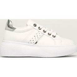 Answear - Buty. Białe buty sportowe damskie ANSWEAR, bez wzorów, z gumy, sportowe. W wyprzedaży za 49,90 zł.
