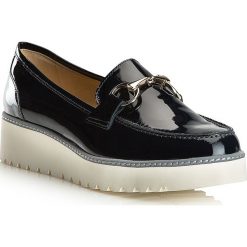 Buty damskie. Niebieskie buty sportowe damskie Wittchen, bez wzorów, ze skóry, eleganckie. W wyprzedaży za 349,90 zł.