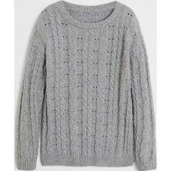 Mango Kids - Sweter dziecięcy Trenza 110-164 cm. Szare swetry dziewczęce z poliesteru, z okrągłym kołnierzem. W wyprzedaży za 49,90 zł.