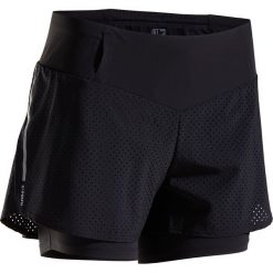 Spodenki do biegania KIPRUN 2 w 1 damskie. Czarne spodenki sportowe damskie KIPRUN, xs, bez wzorów, z elastanu, krótkie, do biegania. Za 69,99 zł.