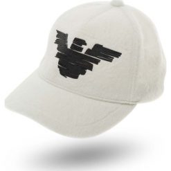 CZAPKA Emporio Armani. Białe czapki damskie Emporio Armani, z nadrukiem, z materiału. Za 269,00 zł.