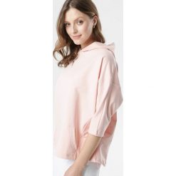 Jasnoróżowa Bluza Joann. Różowe bluzy damskie Born2be, xl, bez wzorów, bez rękawów, z kapturem. W wyprzedaży za 84,99 zł.