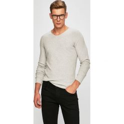 Tom Tailor Denim - Sweter. Szare swetry męskie TOM TAILOR DENIM, xl, bez wzorów, z bawełny, z okrągłym kołnierzem, bez kaptura. W wyprzedaży za 79,90 zł.