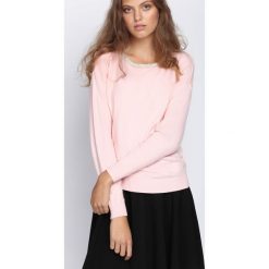 Jasnoróżowy Sweter Stand Alone. Czerwone swetry klasyczne damskie Born2be, na jesień, l. Za 39,99 zł.