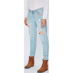 Answear - Jeansy Boho Bandit. Niebieskie jeansy damskie marki ANSWEAR, l, z obniżonym stanem. W wyprzedaży za 79,90 zł.