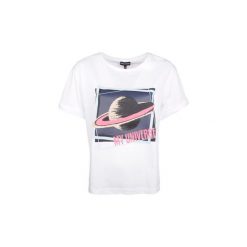 T-shirty z krótkim rękawem Armani 3Z2T67 2J06Z. Białe t-shirty damskie Armani, bez wzorów, bez kołnierzyka. Za 199,00 zł.