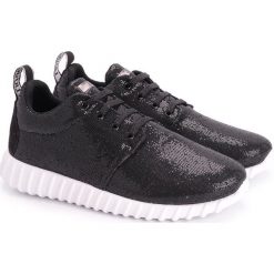 Liu-Jo Sneakersy "Running Saori". Białe trampki i tenisówki damskie Liu Jo, bez wzorów, bez zapięcia. Za 299,00 zł.