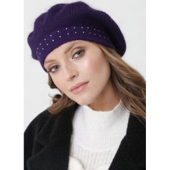 Ciemnofioletowy Beret Waters. Fioletowe berety damskie Born2be, bez wzorów, z dzianiny. Za 59,99 zł.