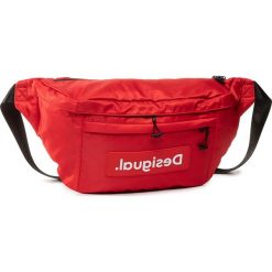 Saszetka nerka DESIGUAL - 20SAXAAE 3080. Czerwone nerki damskie Desigual, bez wzorów, z materiału, młodzieżowe, bez dodatków. W wyprzedaży za 169,00 zł.