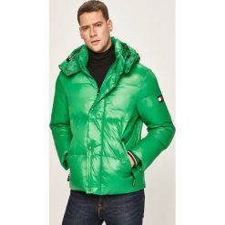 Tommy Hilfiger - Kurtka puchowa. Zielone płaszcze męskie TOMMY HILFIGER, xl, bez wzorów, z elastanu, krótkie, z kapturem. W wyprzedaży za 999,90 zł.