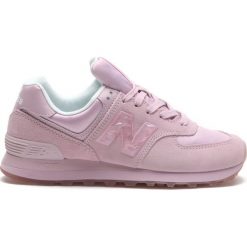 New Balance 574 Tenisówki Różowy. Różowe trampki i tenisówki damskie New Balance, bez wzorów, z materiału, bez zapięcia. Za 430,95 zł.