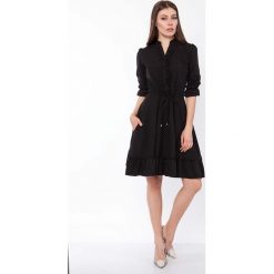 Czarna Rozpinana Sukienka z Falbankami. Czarne sukienki damskie Molly.pl, s, z aplikacjami, eleganckie, z falbankami, bez rękawów, rozkloszowane. Za 178,90 zł.