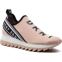 Sneakersy DKNY - Abbi K1966559 Nude. Różowe półbuty damskie DKNY, ze skóry ekologicznej. Za 599,00 zł.