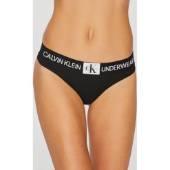 Calvin Klein Underwear - Stringi. Szare majtki damskie marki Calvin Klein Underwear, m, bez wzorów, z elastanu. Za 89,90 zł.