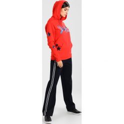 Bluzy rozpinane damskie: Rich & Royal Bluza z kapturem flame red