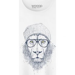 Koszulka "Cool Lion" w kolorze białym. Białe koszulki damskie Wooop, xl, z nadrukiem, z bawełny, z okrągłym kołnierzem, bez rękawów. W wyprzedaży za 56,95 zł.