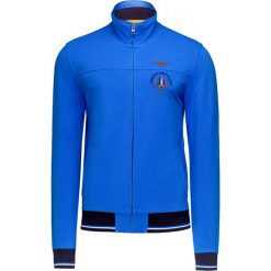 Bluza AERONAUTICA MILITARE. Niebieskie bluzy męskie Aeronautica Militare, bez wzorów, z dzianiny, z włoskim kołnierzykiem, bez rękawów, bez kaptura. Za 620,00 zł.