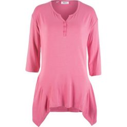 Shirt z dłuższymi bokami i kołnierzykiem "henley" bonprix matowy różowy. Różowe koszulki damskie bonprix, bez wzorów, bez kołnierzyka, bez rękawów. Za 27,99 zł.