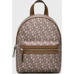 Dkny - Plecak. Pomarańczowe plecaki damskie DKNY, z nadrukiem, z poliesteru. Za 639,90 zł.