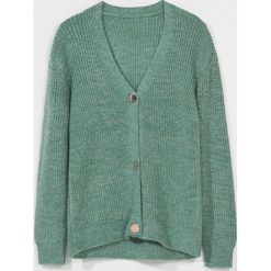 Sweter z ozdobnymi guzikami -. Swetry damskie Mohito, s, bez wzorów, bez rękawów, bez kaptura. Za 139,99 zł.