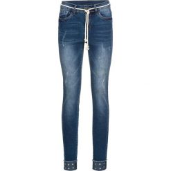 Dżinsy Skinny z wywiniętymi nogawkami i ćwiekami bonprix niebieski "stone”. Niebieskie boyfriendy damskie bonprix, z jeansu. Za 159,99 zł.