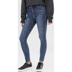 Niebieskie Jeansy Skinny Ezahere. Niebieskie jeansy damskie Born2be. Za 99,99 zł.