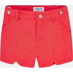Mayoral - Szorty dziecięce 104-134 cm. Białe spodenki dziewczęce Mayoral, bez wzorów, z elastanu, casualowe. W wyprzedaży za 49,90 zł.