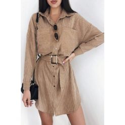 Sukienka KEANA BEIGE. Brązowe sukienki damskie Sukienka KEANA BEIGE, s, bez wzorów, eleganckie, bez kołnierzyka, z krótkim rękawem, krótkie, mini. W wyprzedaży za 99,00 zł.
