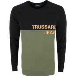Bluza Trussardi Jeans. Niebieskie bluzy męskie Trussardi Jeans, m, bez wzorów, z jeansu, z włoskim kołnierzykiem, bez rękawów, bez kaptura. Za 179,00 zł.