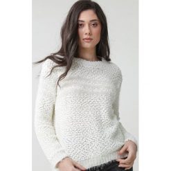 Biały Sweter Eiliyah. Białe swetry damskie Born2be, uniwersalny, w paski, z dzianiny, z długim rękawem, długie, bez kaptura. Za 89,99 zł.
