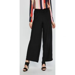 Vero Moda - Spodnie. Czarne spodnie damskie Vero Moda, s, bez wzorów, z poliesteru. W wyprzedaży za 59,90 zł.
