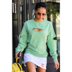 Bluzka damska JORDANA MINT. Zielone bluzki sportowe damskie Bluzka damska JORDANA MINT, s, bez wzorów, bez kołnierzyka, bez rękawów, bez kaptura. W wyprzedaży za 59,00 zł.