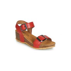 Sandały LPB Shoes MARIELLE. Czerwone sandały damskie marki LPB Shoes, bez wzorów, bez obcasa, bez zapięcia. Za 219,00 zł.