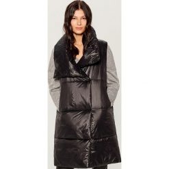 Kamizelka oversize typu puffa - Czarny. Czarne kamizelki damskie Mohito, bez wzorów, bez kaptura. Za 149,99 zł.