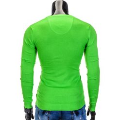 SWETER MĘSKI E74 - ZIELONY. Zielone swetry klasyczne męskie marki Ombre Clothing, s, z bawełny, klasyczne, z dekoltem w serek. Za 49,00 zł.