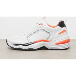 Sneakersy damskie Venice białe. Białe sneakersy damskie marki Venice, z materiału. Za 139,90 zł.