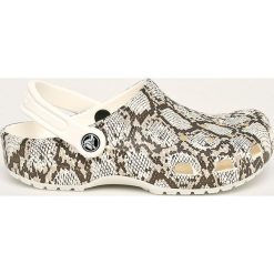 Crocs - Klapki. Szare klapki damskie Crocs, bez wzorów, z gumy, bez obcasa, na obcasie. Za 189,90 zł.