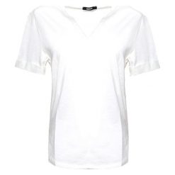T-shirt w kolorze białym. Białe t-shirty damskie Pepe Jeans, Mexx, Pierre Cardin, l, bez wzorów, z bawełny, z asymetrycznym kołnierzem. W wyprzedaży za 67,95 zł.