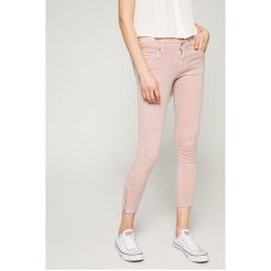 Answear - Jeansy. Czerwone jeansy damskie rurki marki ANSWEAR, l, z bawełny, z obniżonym stanem. W wyprzedaży za 99,90 zł.