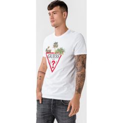 Guess Koszulka Biały. Białe podkoszulki męskie Guess, m, z nadrukiem, z bawełny, z krótkim rękawem. Za 159,95 zł.