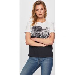 Versace Jeans - Top. Białe bluzki damskie Versace Jeans, s, z nadrukiem, z bawełny, z okrągłym kołnierzem. W wyprzedaży za 329,90 zł.