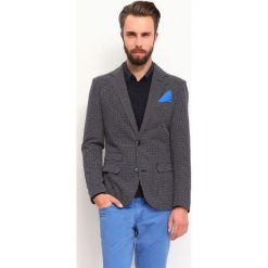 MARYNARKA MĘSKA OBCISŁA Z GUZIKIEM. Czarne marynarki męskie marki Top Secret, m, eleganckie. W wyprzedaży za 119,99 zł.