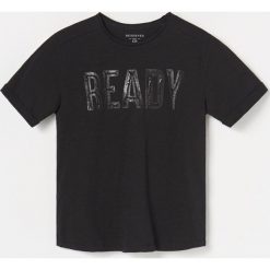 Koszulka chłopięca - Czarny. Czarne t-shirty chłopięce Reserved, bez wzorów, bez rękawów. Za 39,99 zł.