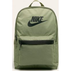 Nike Sportswear - Plecak. Szare plecaki damskie Nike Sportswear, z nadrukiem, z poliesteru. Za 119,90 zł.