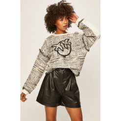 Pinko - Bluza. Białe bluzy damskie Pinko, z aplikacjami, z elastanu, bez rękawów, bez kaptura. W wyprzedaży za 629,90 zł.
