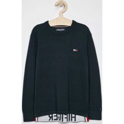 Tommy Hilfiger - Sweter dziecięcy 128-176 cm. Szare swetry chłopięce TOMMY HILFIGER, bez wzorów, z bawełny, z okrągłym kołnierzem. W wyprzedaży za 179,90 zł.