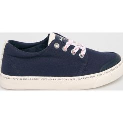 Pepe Jeans - Tenisówki dziecięce. Niebieskie trampki chłopięce Pepe Jeans, bez wzorów, z jeansu, z okrągłym noskiem, na sznurówki. W wyprzedaży za 129,90 zł.