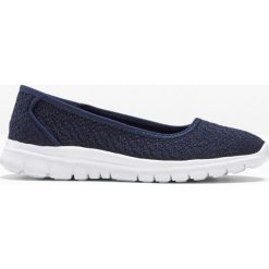 Baleriny z pianką Youfoam bonprix ciemnoniebieski. Niebieskie baleriny damskie bonprix, bez wzorów, sportowe, bez obcasa. Za 84,99 zł.