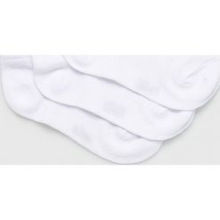 Blukids - Skarpetki dziecięce (3 pack). Białe skarpetki chłopięce Blukids, bez wzorów, z elastanu. Za 17,90 zł.